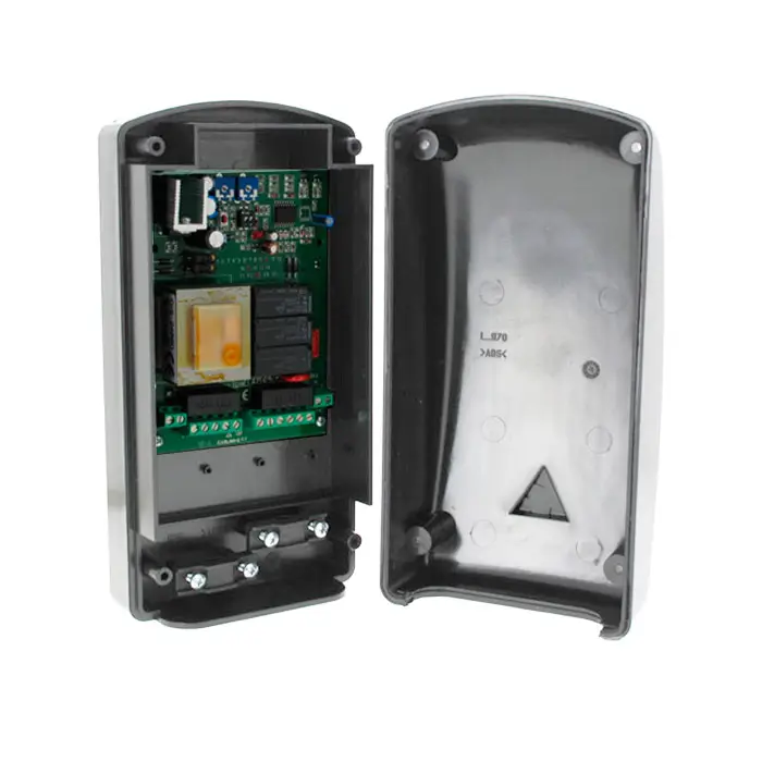 Receptor radio CAME ZR24 enchufable